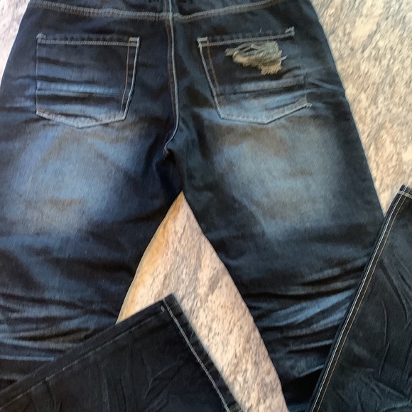 Distressed jeans - Picture 7 of 14
